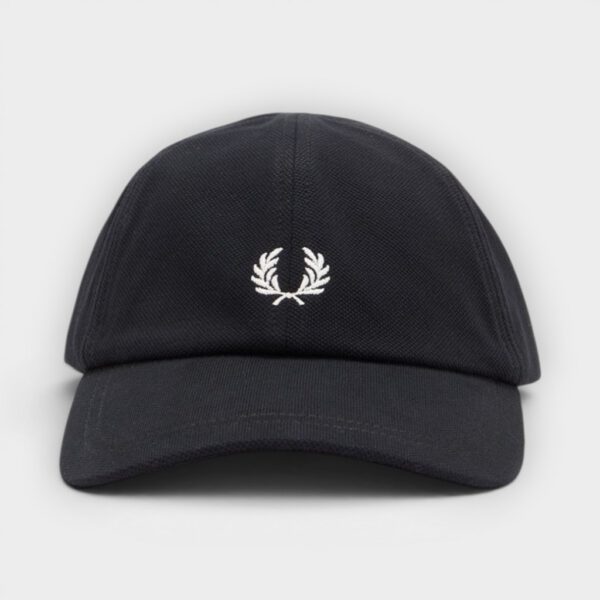 Fred Perry - Gorra Pique Classic Cap Negra Blanco Nieve