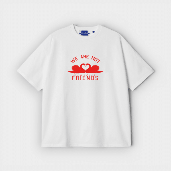 We Are Not Friends – Camiseta Swan boxy